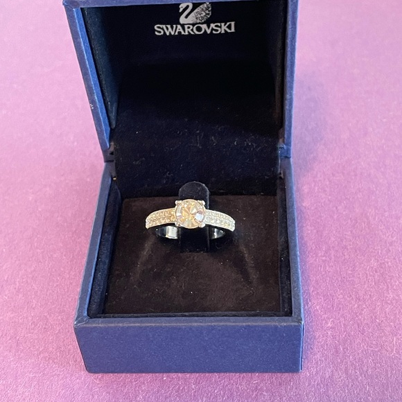Swarovski Crystal Solitaire Ring - Picture 2 of 7